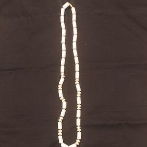 Avon Elegant White and Gold Necklace